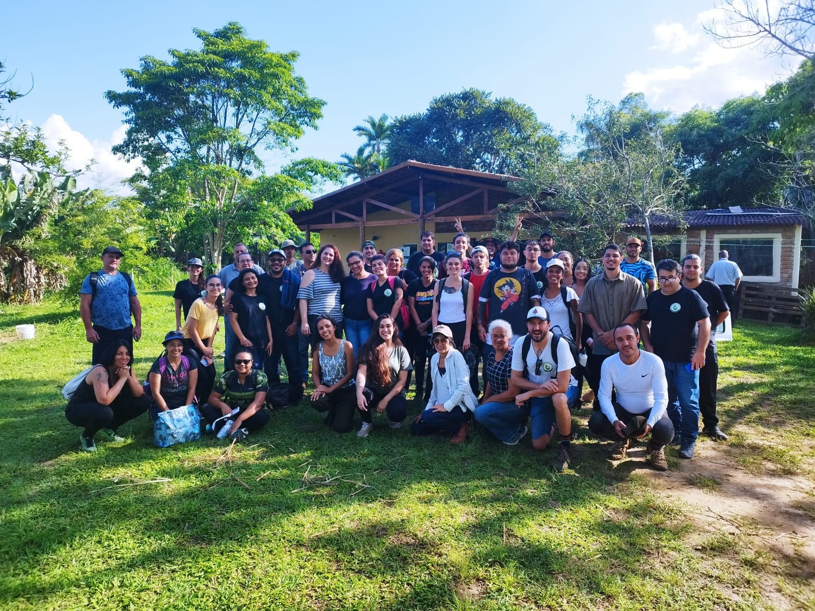 Alunos 2022 na fachada da casa WhatsApp Image 2022-12-28 at 10.04.25 (1).jpeg